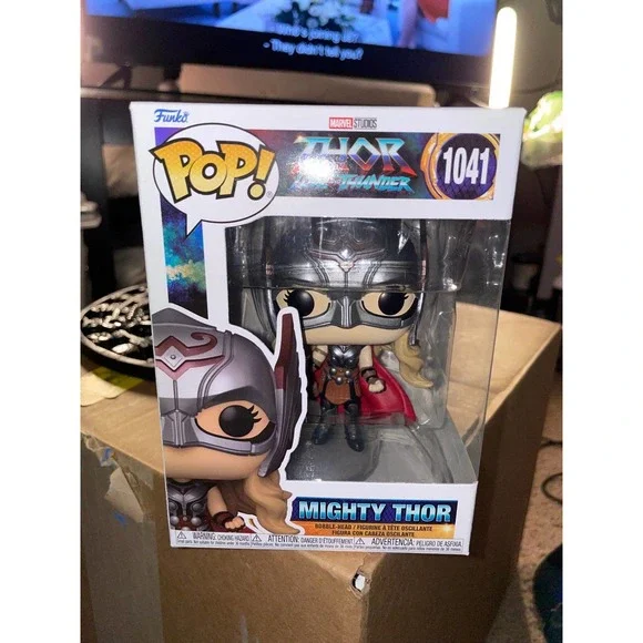 Funko Pop! Marvel Studios 10 Aniversario – Thor Vinyl Figure #381, Figura Coleccionable Oficial Con Caja Ventana